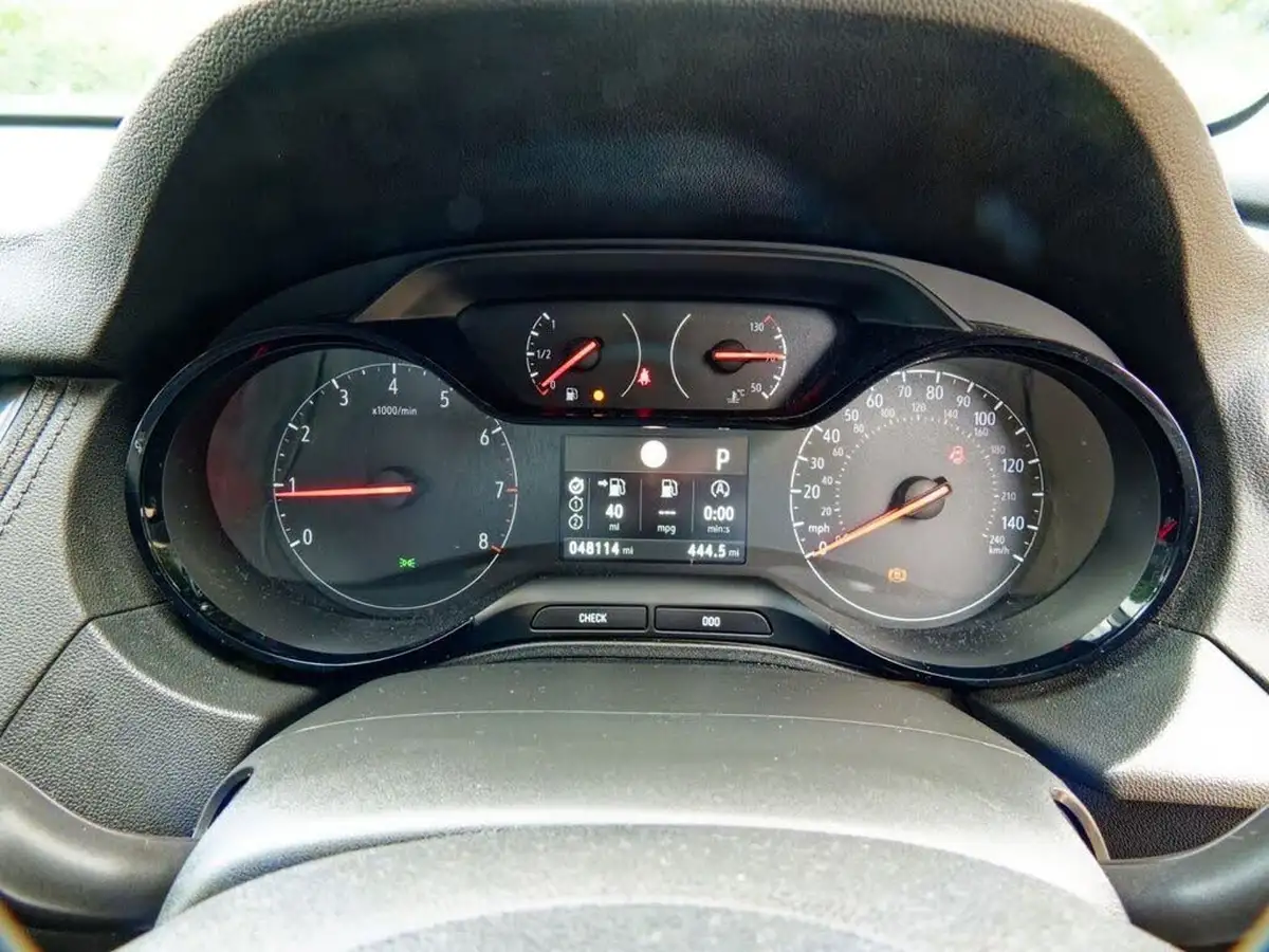 2021-vauxhall-grandland-x-12-sri-nav-auto-big-25