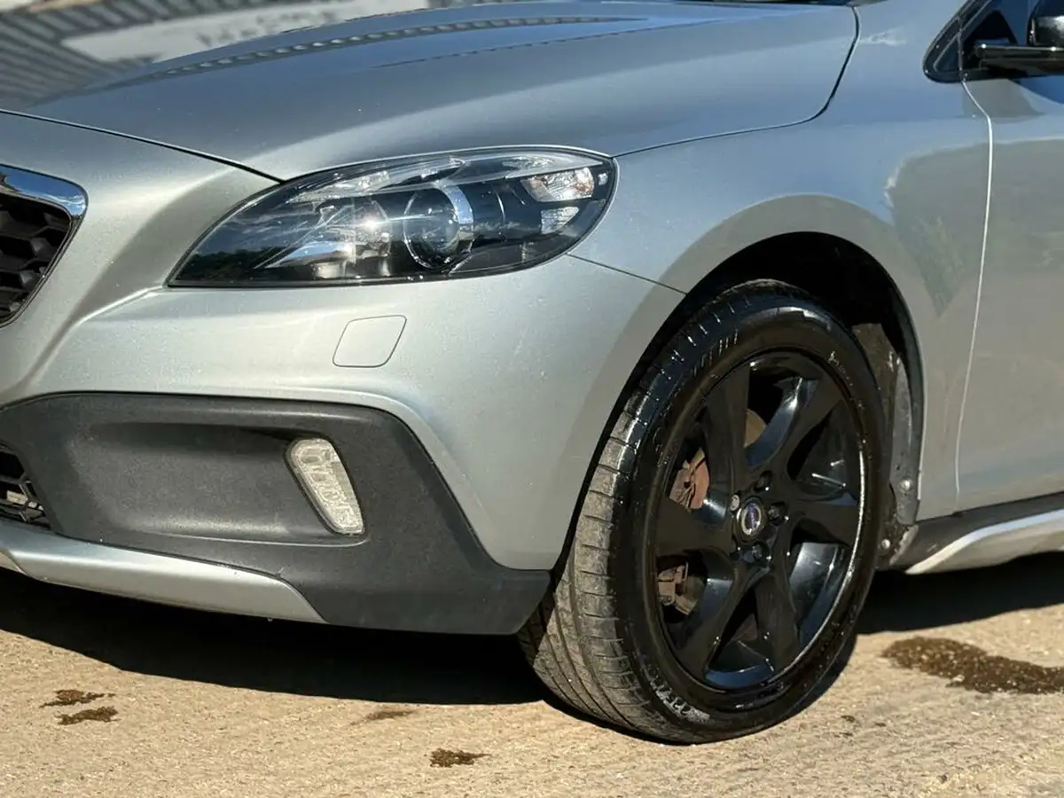 2014-volvo-v40-16td-d2-cross-country-lux-big-21