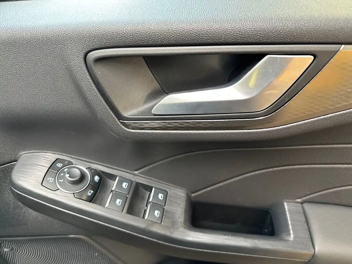 2024-ford-kuga-big-24