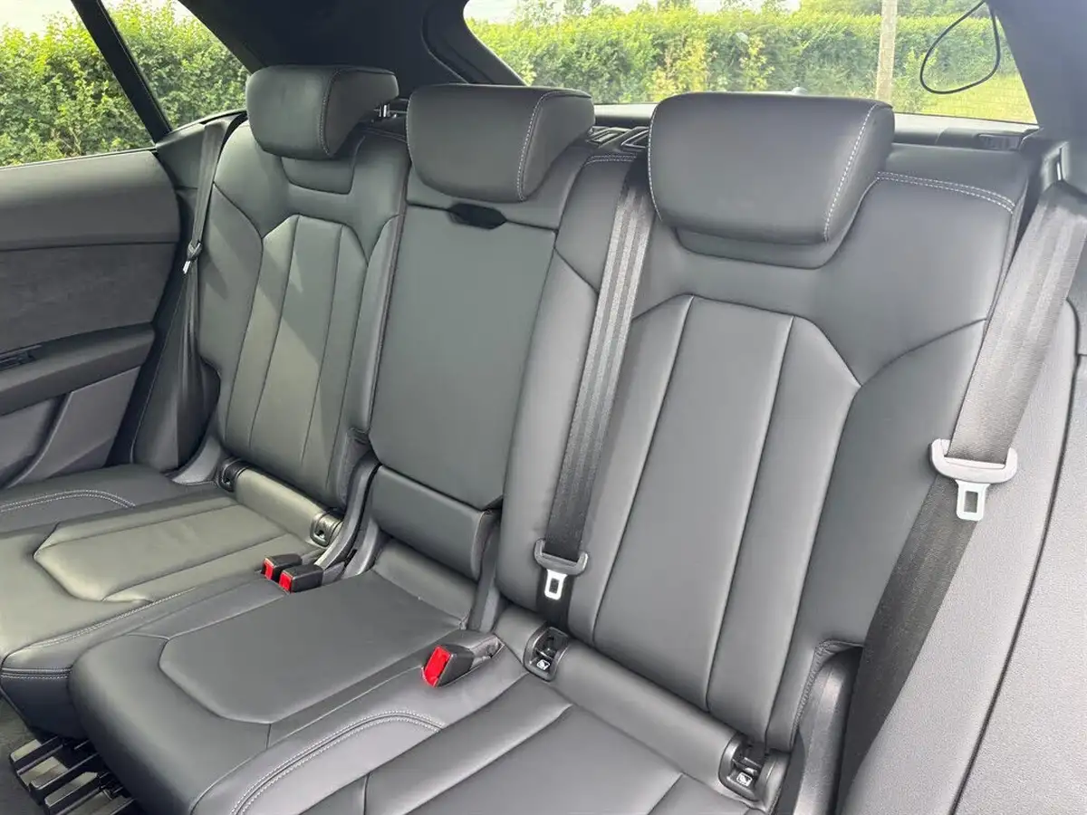 2023-audi-q8-30-55-tfsi-black-edition-big-17