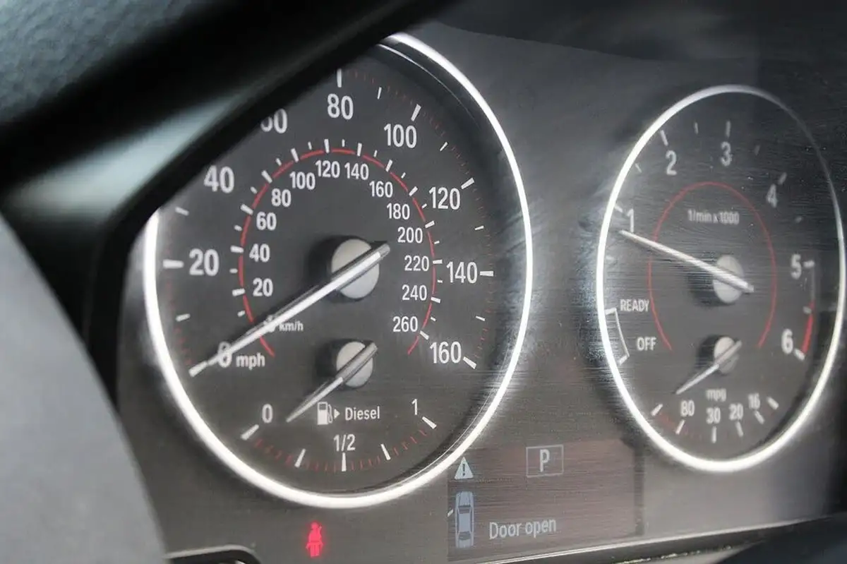 2015-bmw-1-series-20td-120d-m-sport-190bhp-3d-auto-big-35