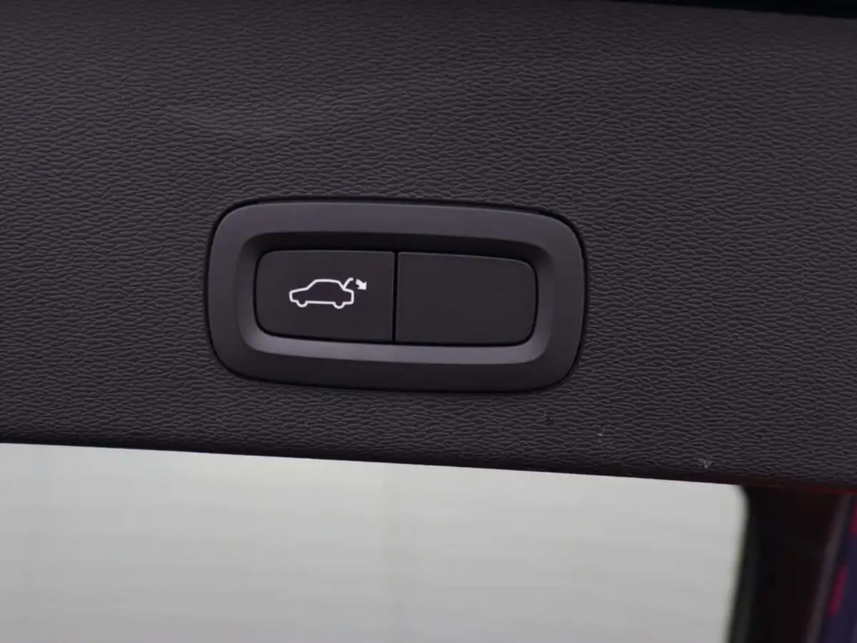 2022-volvo-c40-e-recharge-core-228bhp-big-18