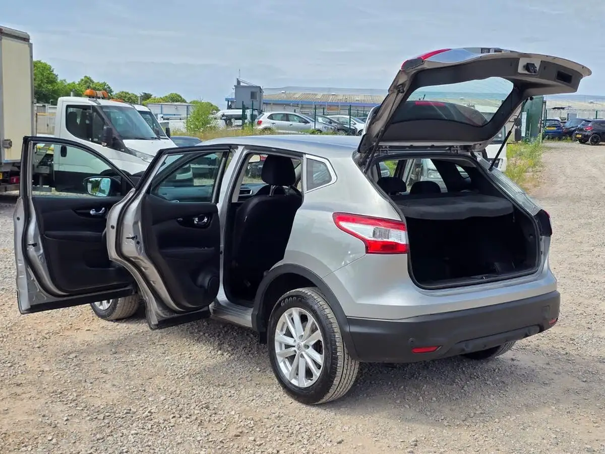 2017-nissan-qashqai-12-dig-t-acenta-smart-vision-packtech-pack-xtronic-cvt-big-9