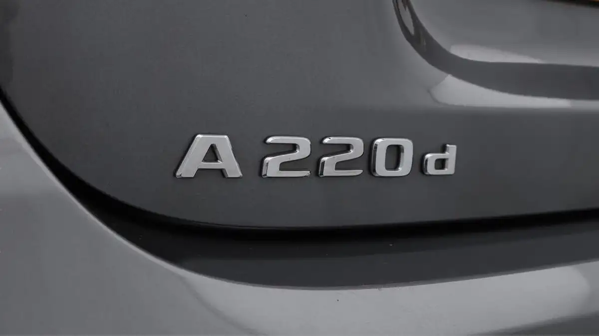2021-mercedes-benz-a-class-20d-a220d-amg-line-hatchback-5d-big-20