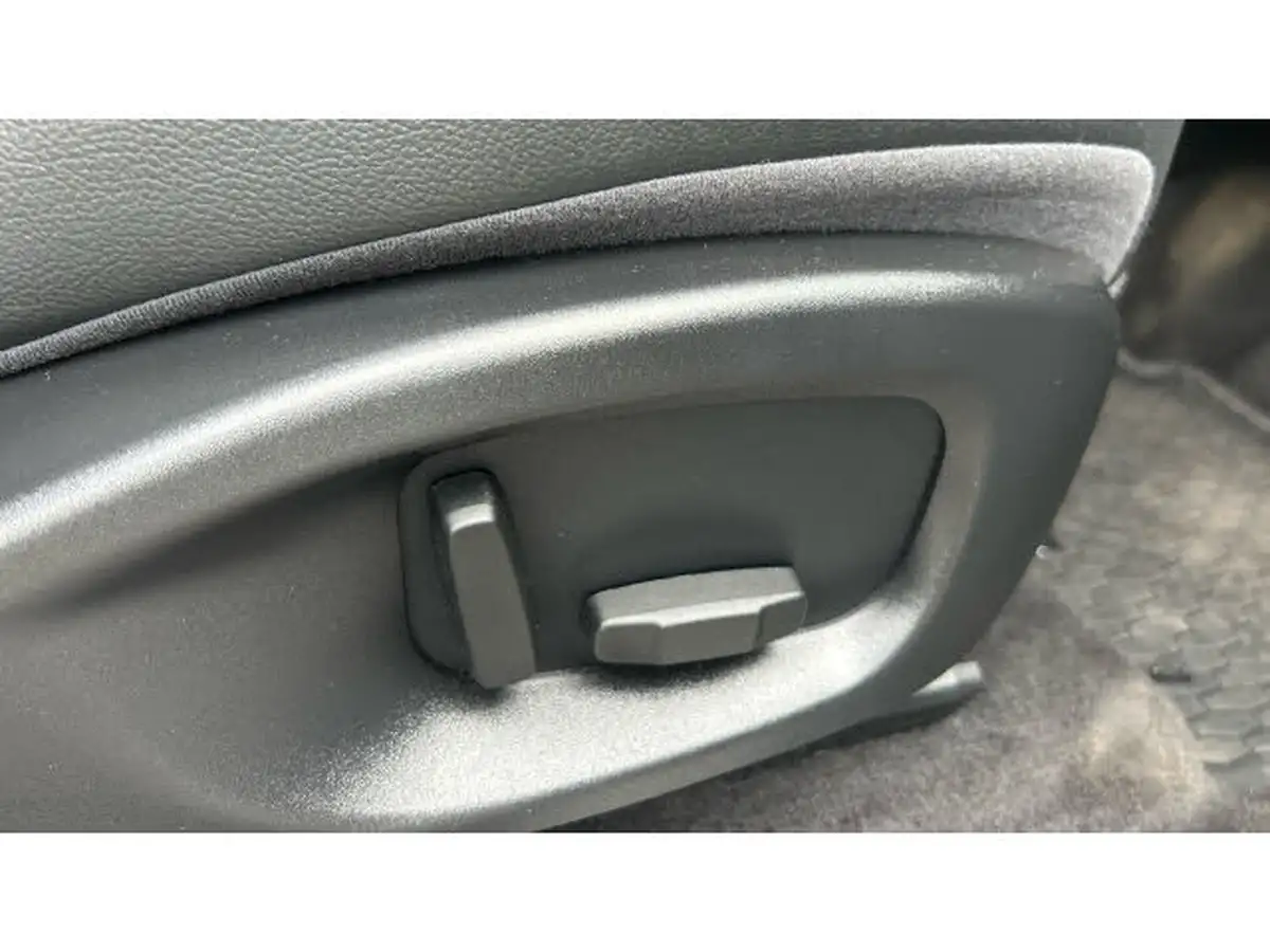 2019-jaguar-e-pace-20-i4d-chequered-flag-180ps-big-47