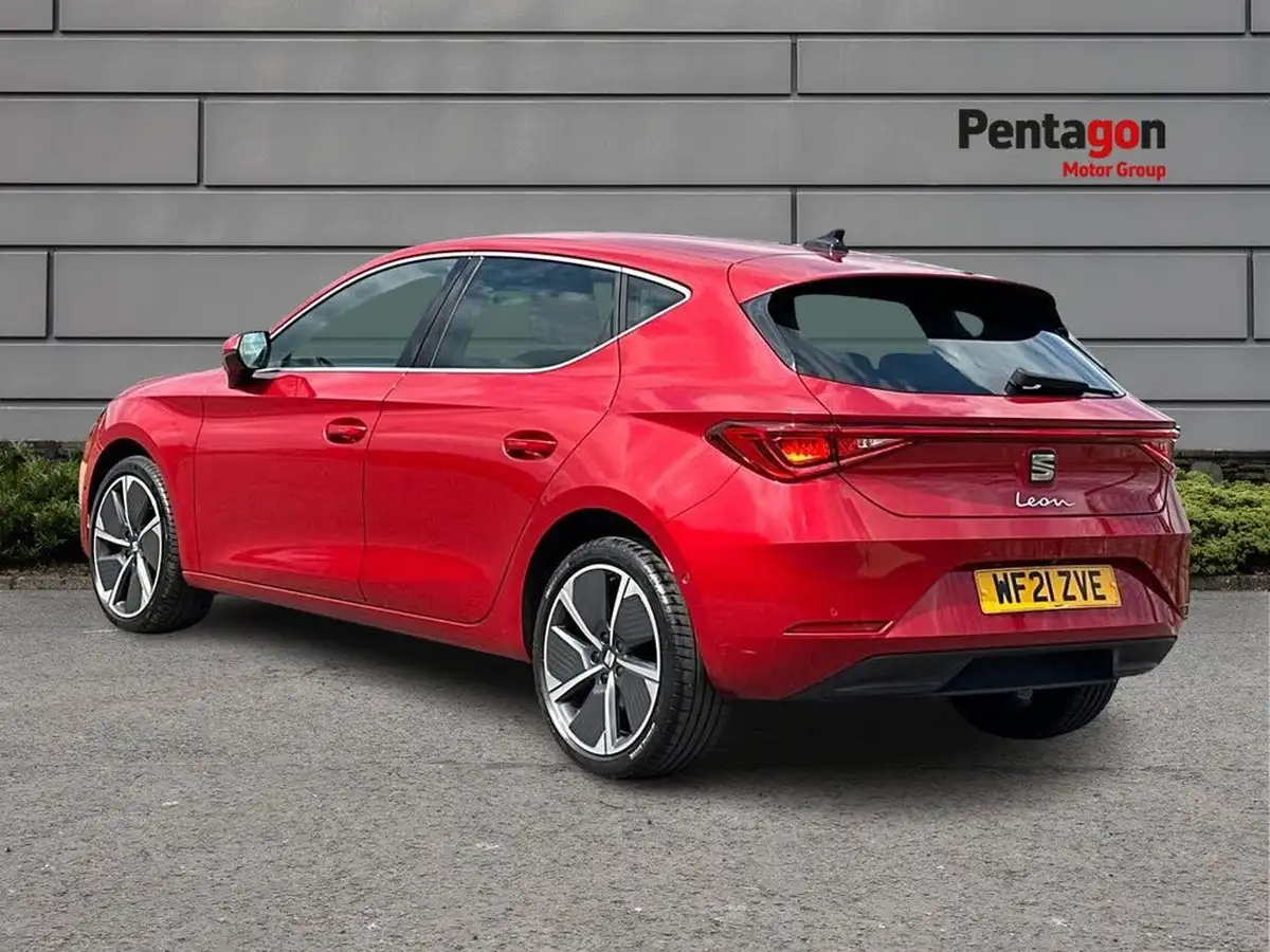 2021-seat-leon-15-etsi-xcellence-lux-hatchback-big-1