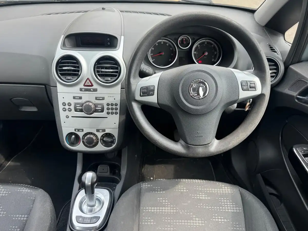 2013-vauxhall-corsa-12-exclusiv-5d-easytronic-big-16