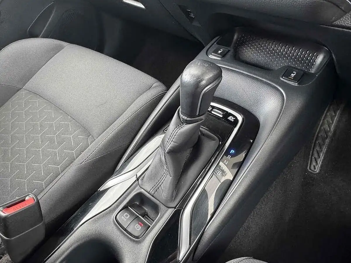 2021-toyota-corolla-18-vvt-i-icon-tech-spare-wheel-touring-sports-5d-big-32