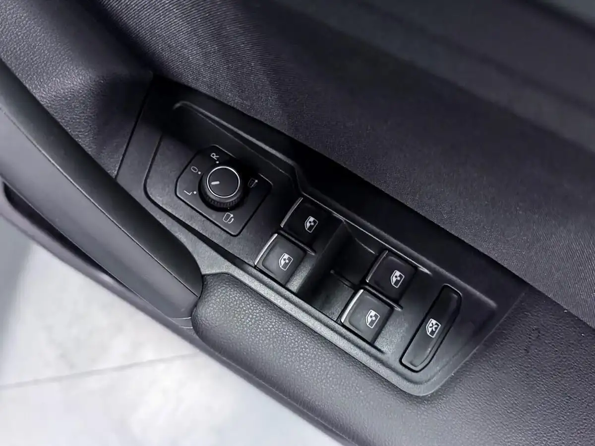 2023-volkswagen-tiguan-15-tsi-elegance-big-21