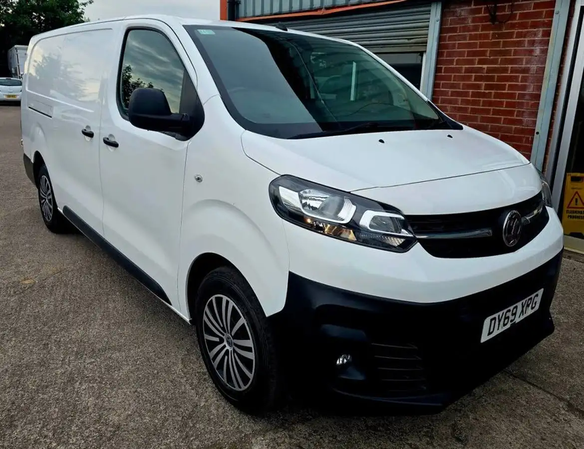 2019-vauxhall-vivaro-15td-2900-l2h1-dynamic-big-8