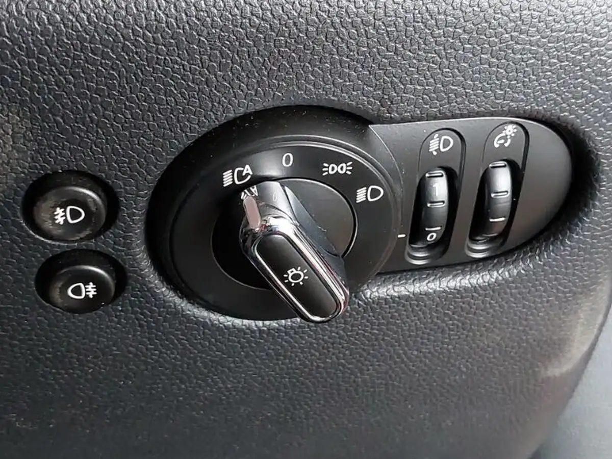 2019-mini-cooper-15-cooper-exclusive-134bhp-hatchback-5d-big-15