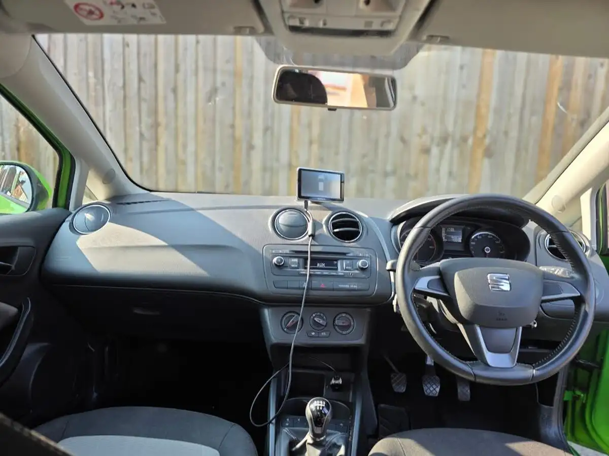 2015-seat-ibiza-14-toca-hatchback-5d-big-10