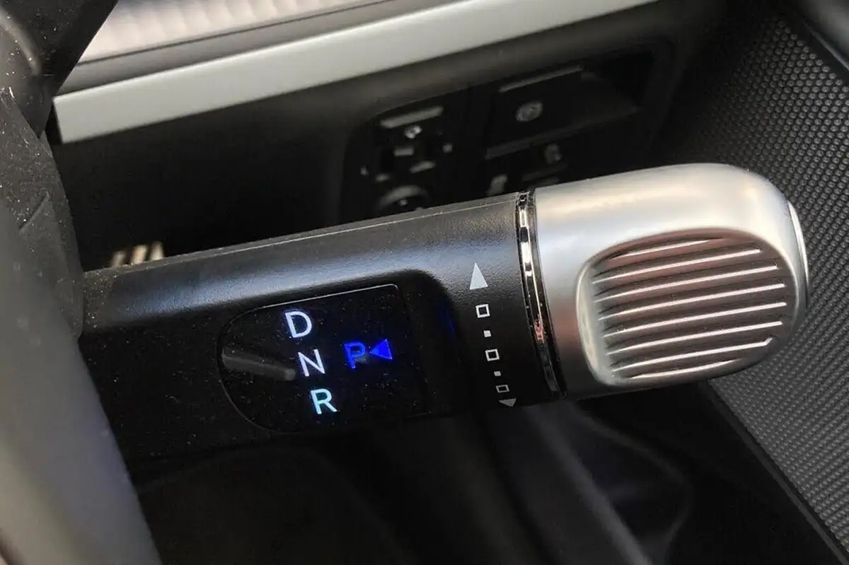 2024-hyundai-ioniq-6-e-premium-228ps-single-rwd-big-16