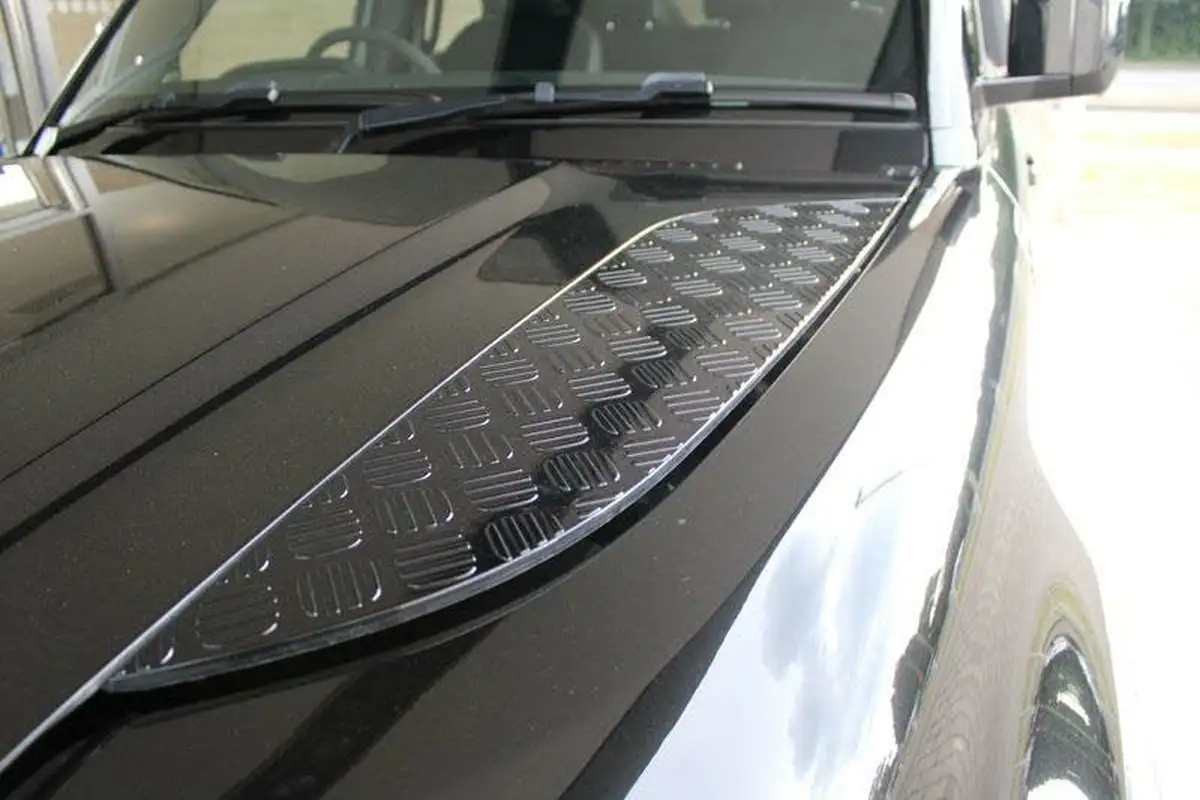 2021-land-rover-110-defender-50-p525-v8-big-41