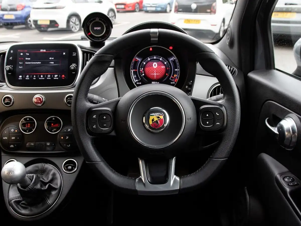 2021-abarth-595c-14-tjet-turismo-big-21