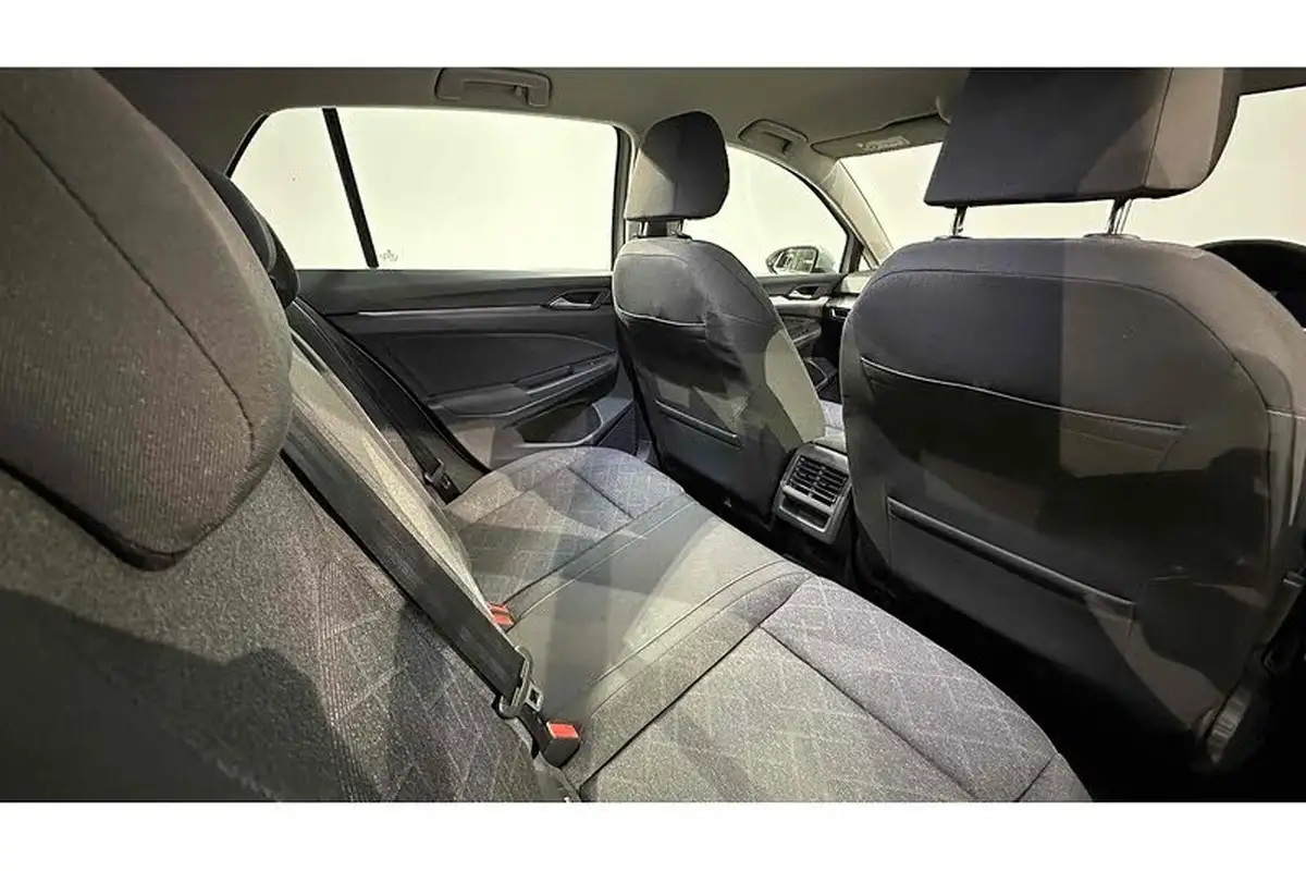 2022-volkswagen-golf-20tdi-life-hatchback-big-23