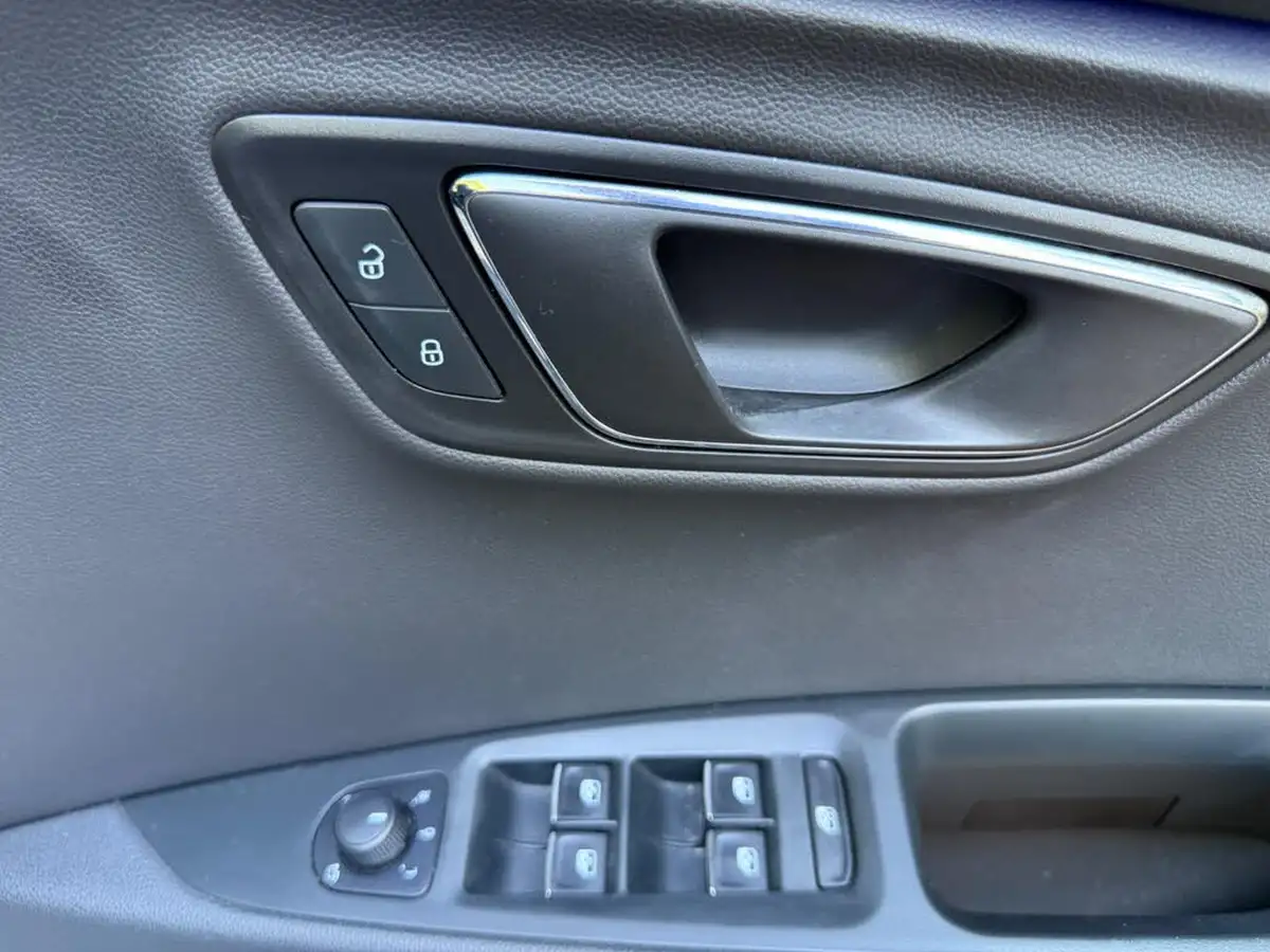2018-seat-leon-14-ecotsi-xcellence-technology-estate-dsg-big-39