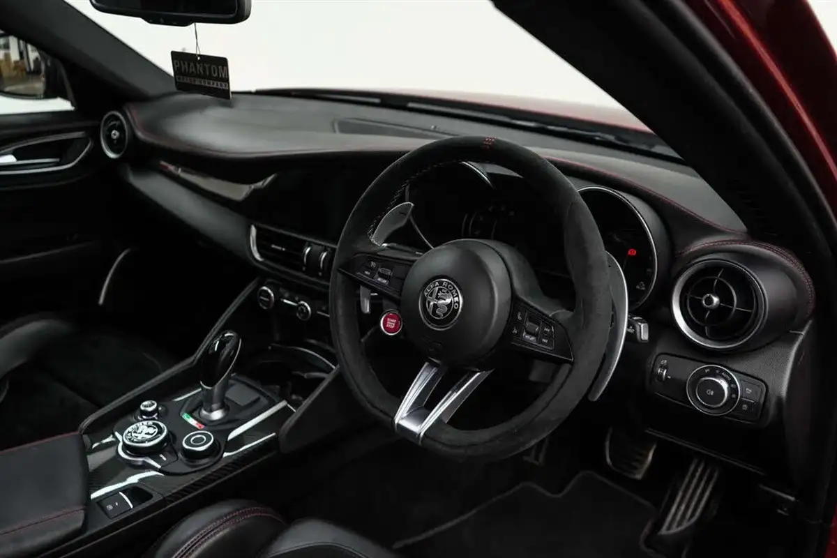 2018-alfa-romeo-giulia-29-biturbo-quadrifoglio-big-14