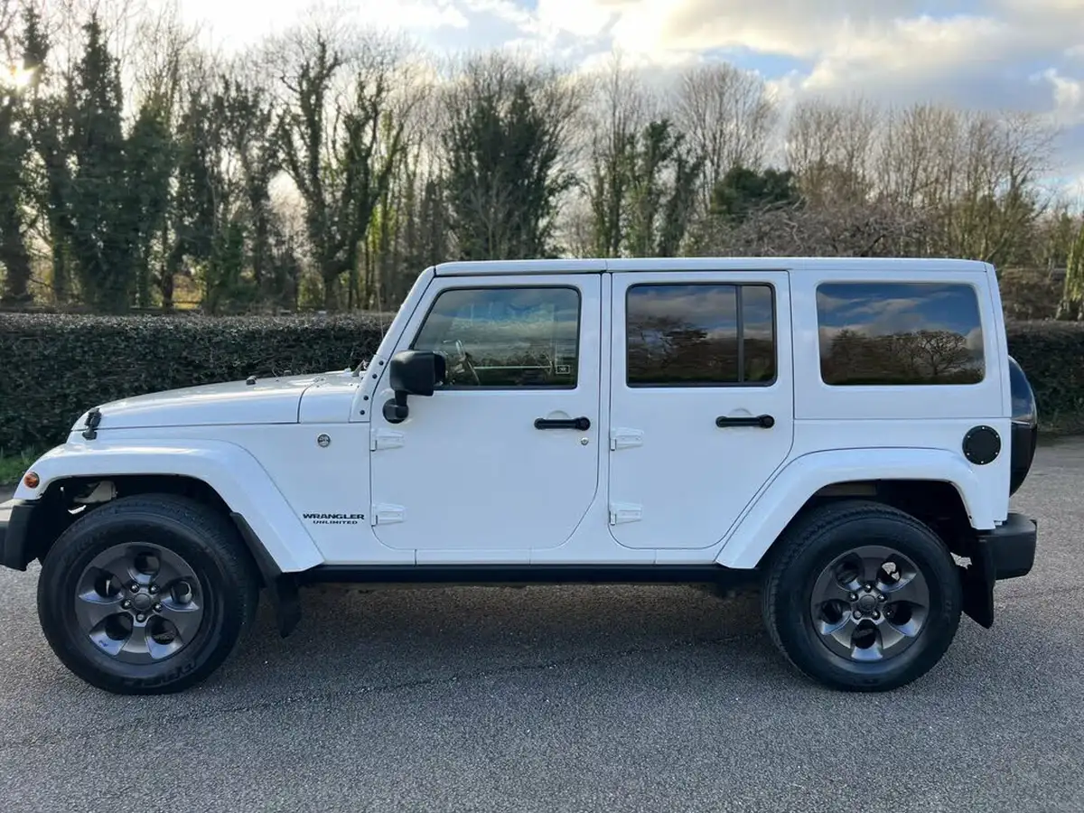 2018-jeep-wrangler-28crd-night-eagle-big-9