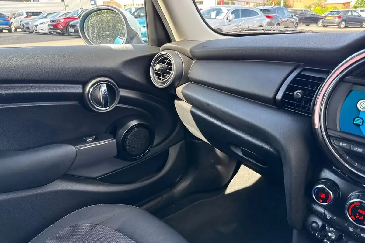 2019-mini-cooper-15-one-classic-102bhp-ss-5d-big-42