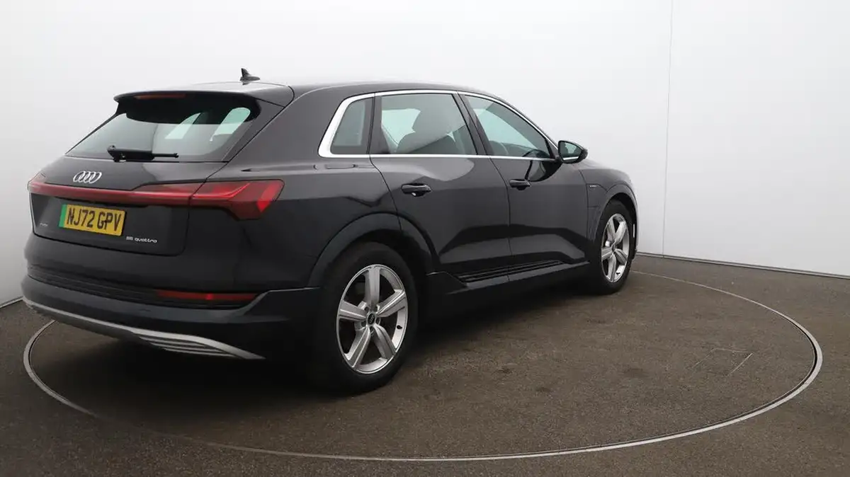 2022-audi-e-tron-55e-technik-station-wagon-big-55