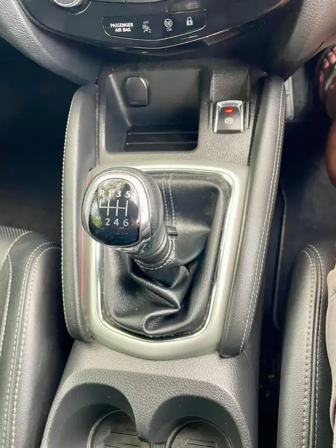 2017-nissan-qashqai-15dci-tekna-big-25