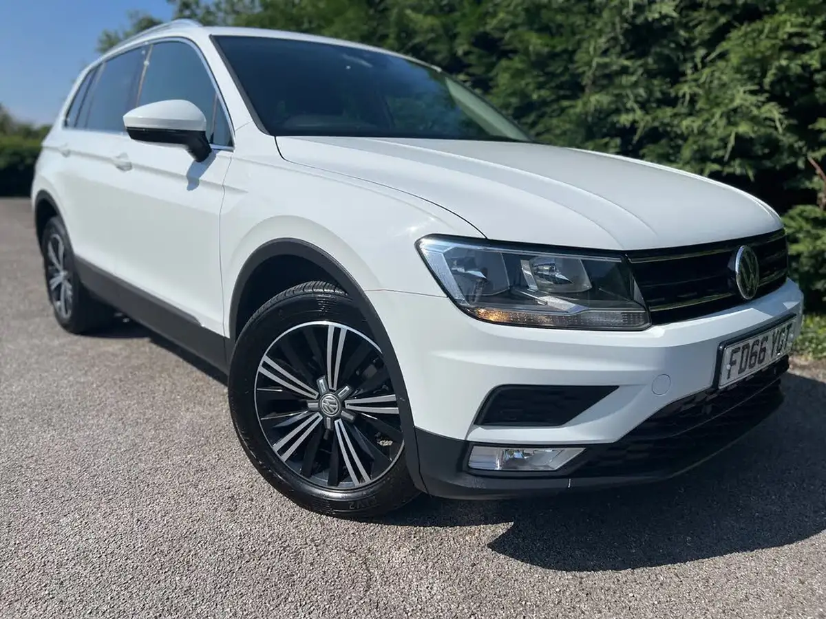 2016-volkswagen-tiguan-20tdi-se-navigation-150ps-4motion-bmt-ss-big-0