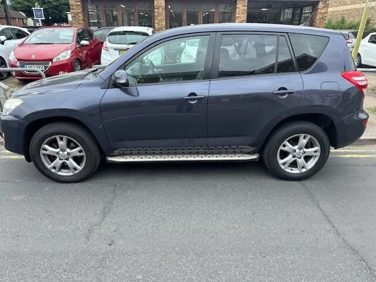 2010-toyota-rav4-22td-xt-r-22d-4d-150bhp-big-5