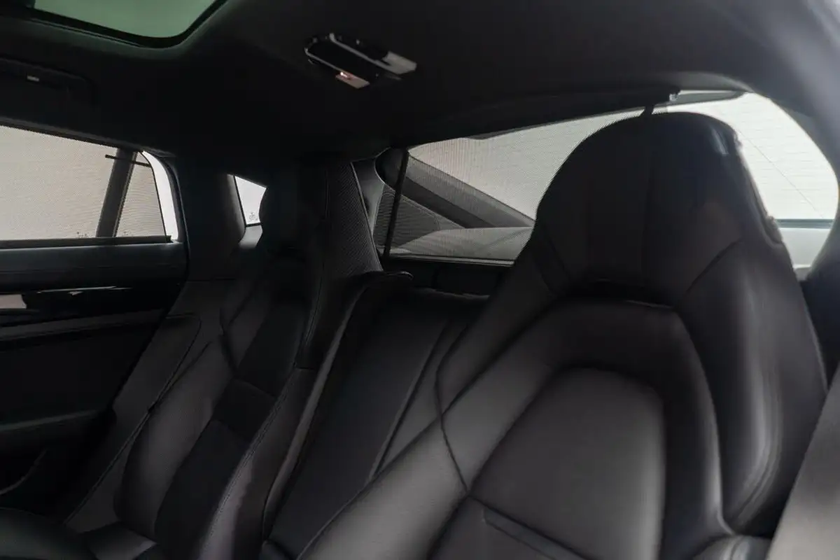 2017-porsche-panamera-29-v6-4-e-hybrid-executive-big-48