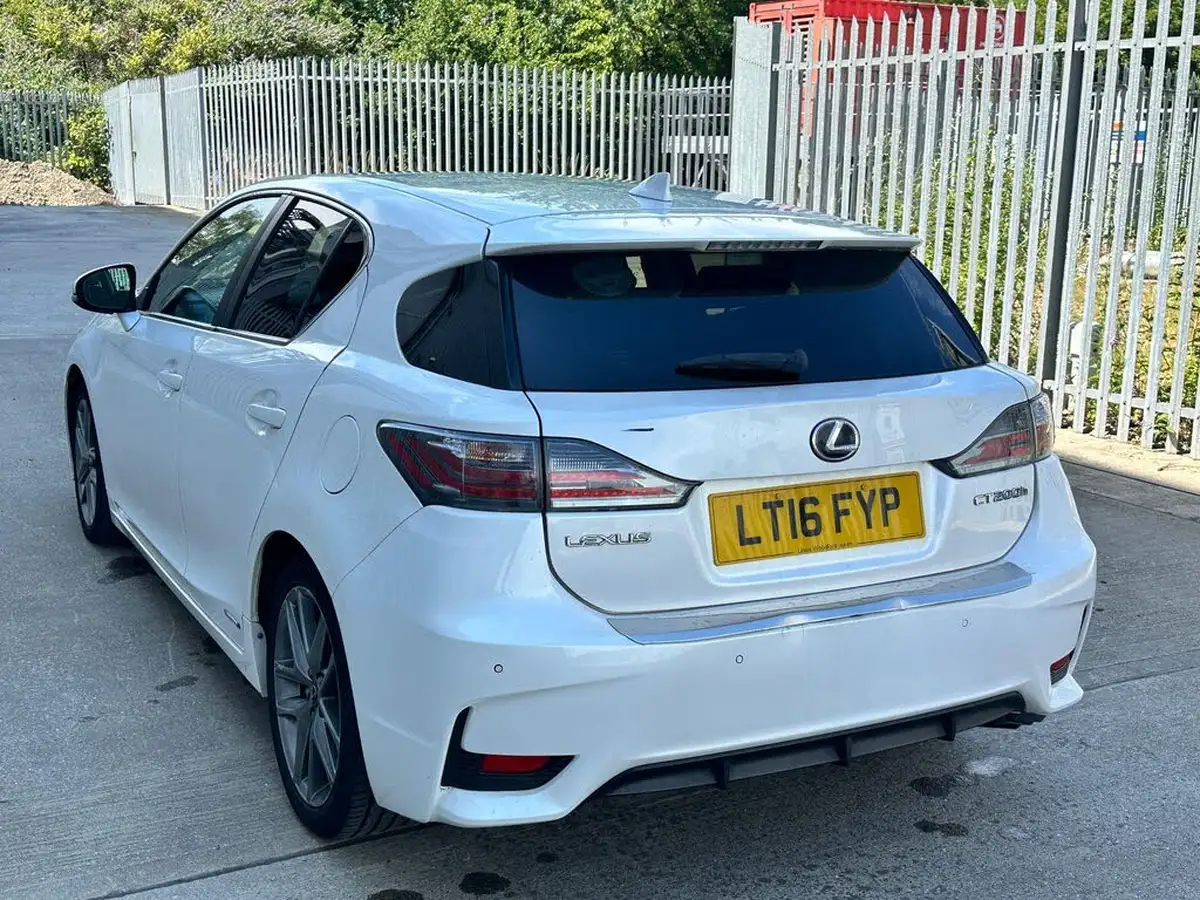 2016-lexus-ct-200h-18-advance-plus-big-3