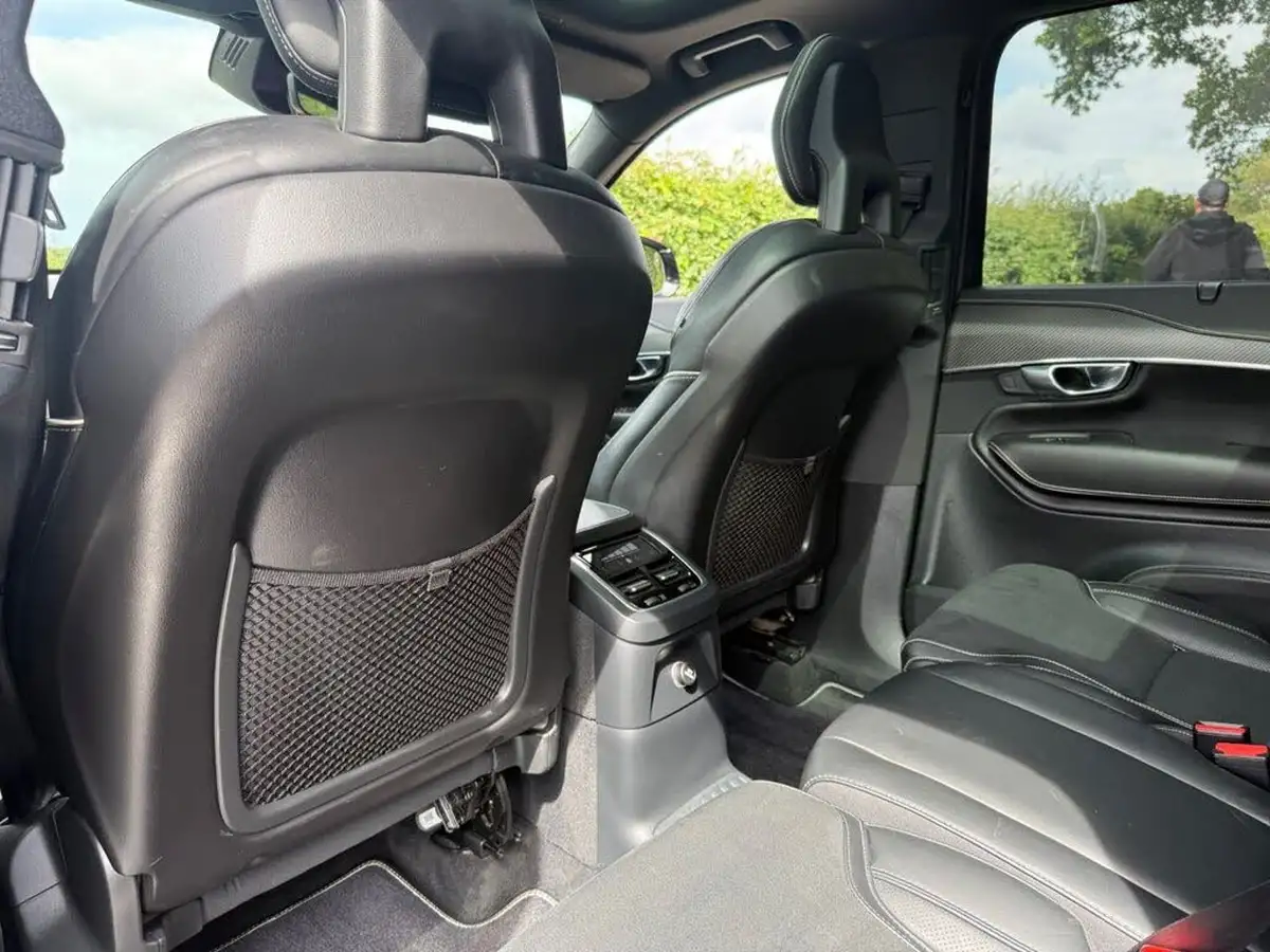 2020-volvo-xc90-20-t8-r-design-twin-engine-big-40