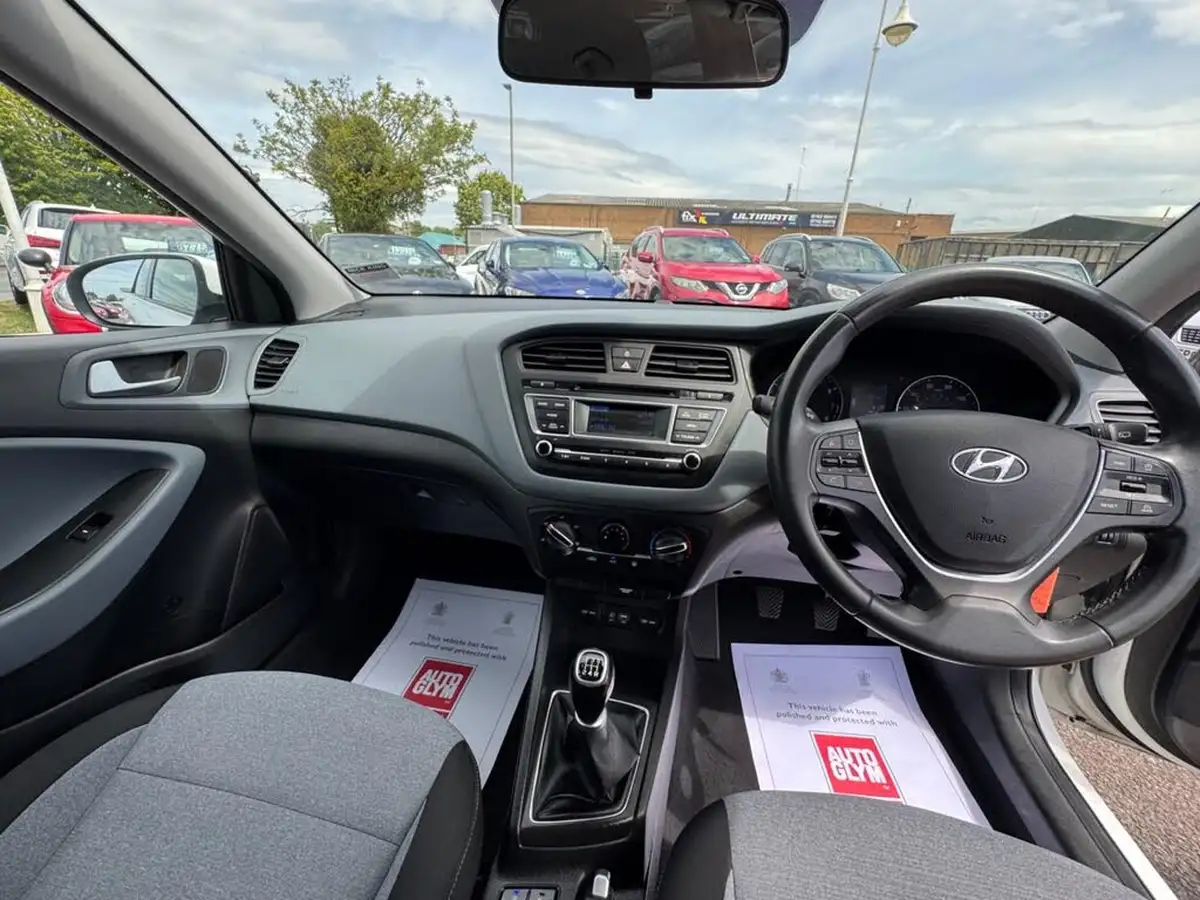 2016-hyundai-i20-12-blue-drive-se-hatchback-5d-big-17