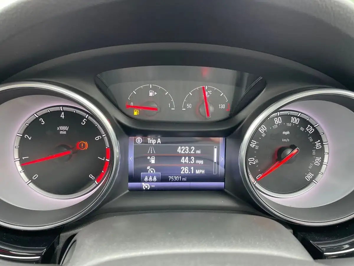 2018-vauxhall-astra-14i-16v-turbo-sri-nav-150ps-hatchback-big-13