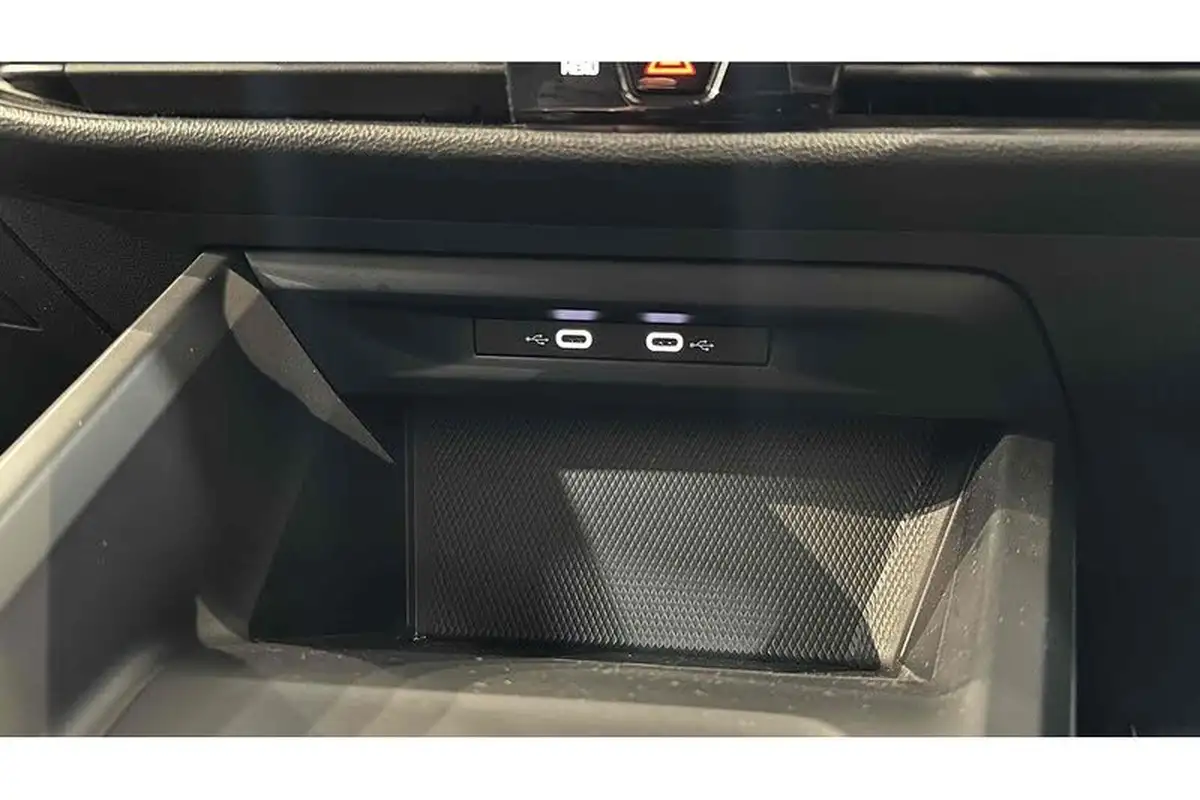 2022-volkswagen-golf-20tdi-life-hatchback-big-46