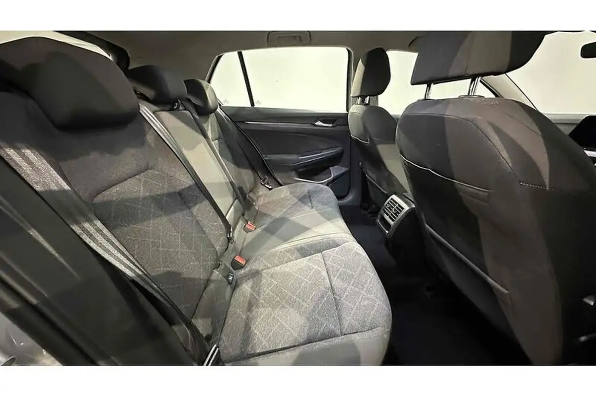 2022-volkswagen-golf-20tdi-life-hatchback-big-22