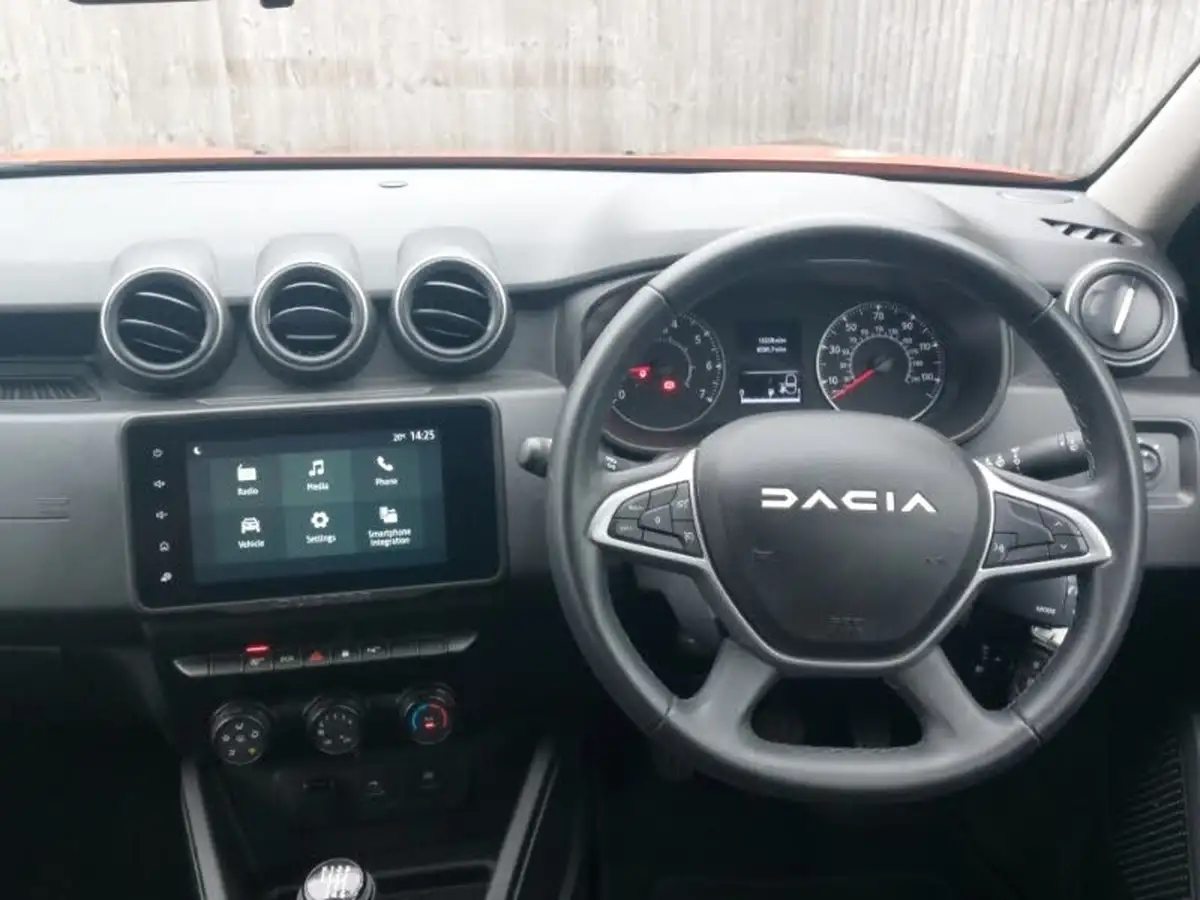 2023-dacia-duster-13-tce-expression-130bhp-station-wagon-5d-big-6