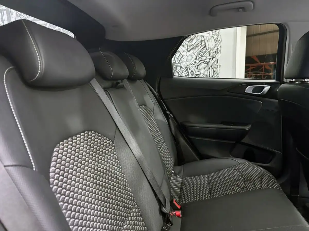 2022-kia-xceed-15-t-gdi-3-big-26