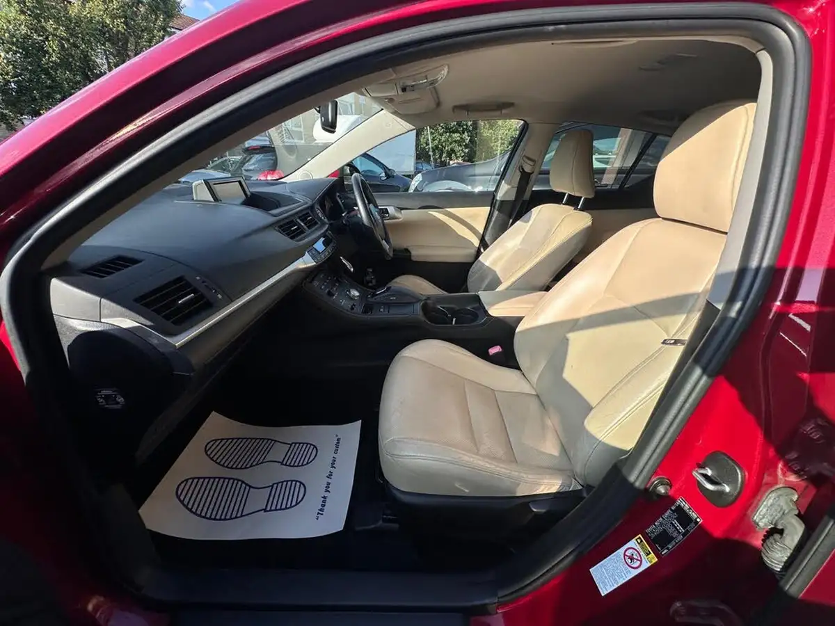 2011-lexus-ct-200h-18-se-l-premier-big-17