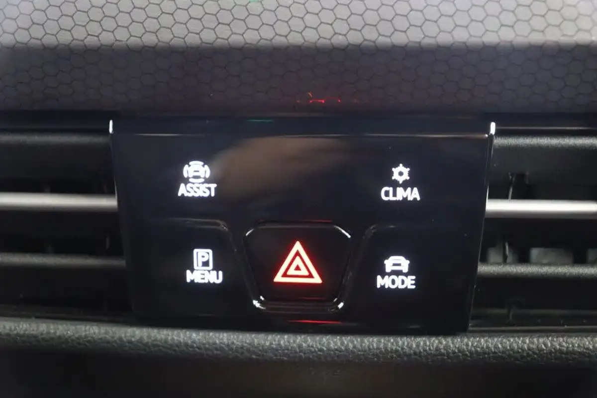 2021-volkswagen-golf-20tdi-gtd-big-34