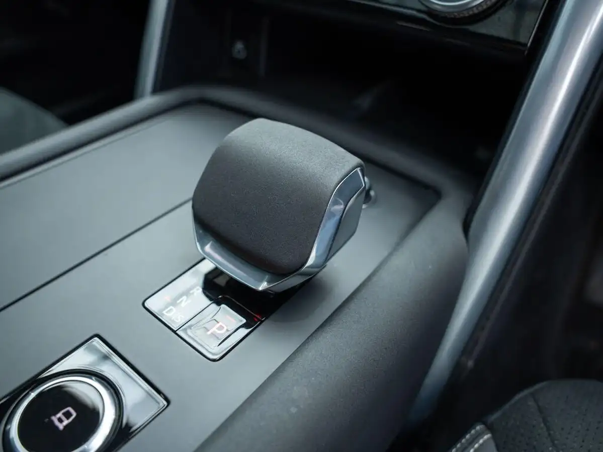 2021-land-rover-discovery-30-d250-r-dynamic-se-250ps-big-33