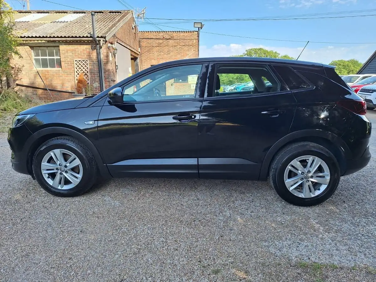 2018-vauxhall-grandland-x-12-se-132ps-big-4