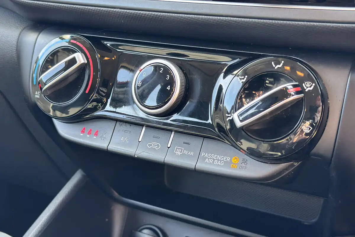 2022-hyundai-kona-10-t-gdi-se-connect-big-13