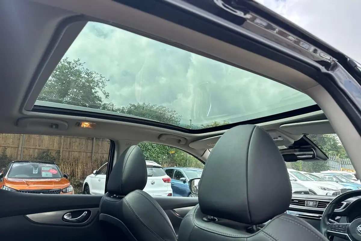 2019-nissan-qashqai-15dci-tekna-19in-alloysglass-roof-pack-dct-big-19