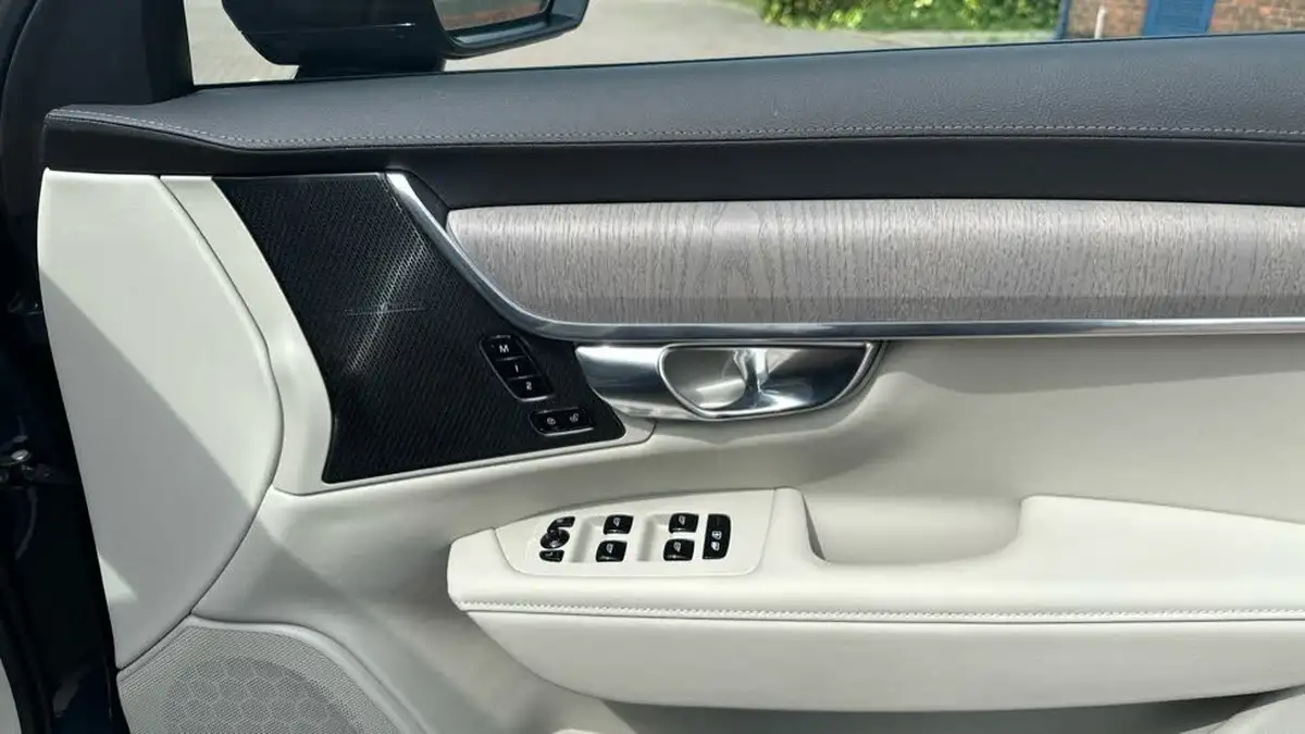 2025-volvo-v90-20-t6-plus-345bhp-dark-big-27