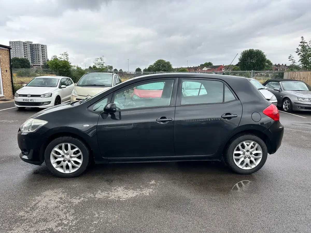 2008-toyota-auris-16-t3-5d-big-3