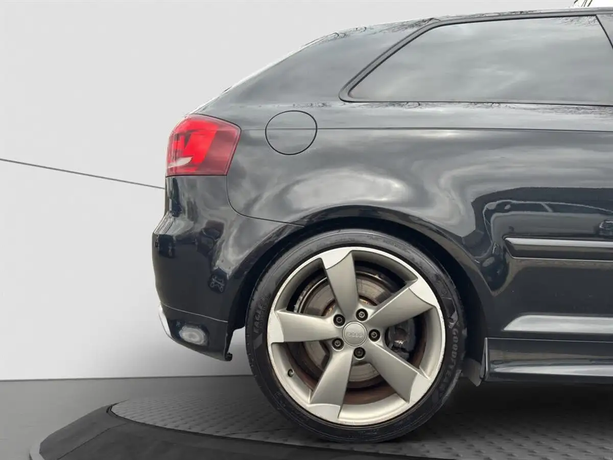 2011-audi-s3-20-black-edition-hatchback-3d-s-tronic-big-18
