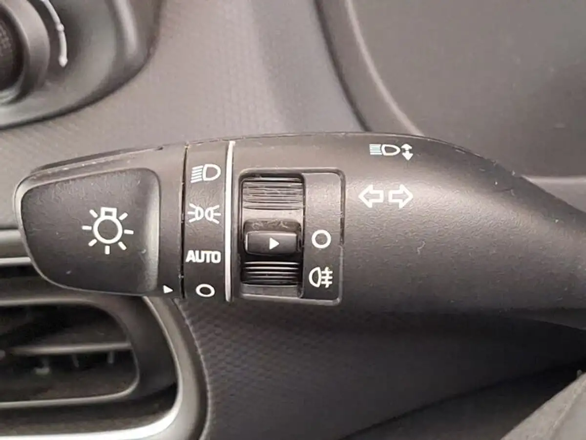 2022-hyundai-kona-10-t-gdi-se-connect-big-16