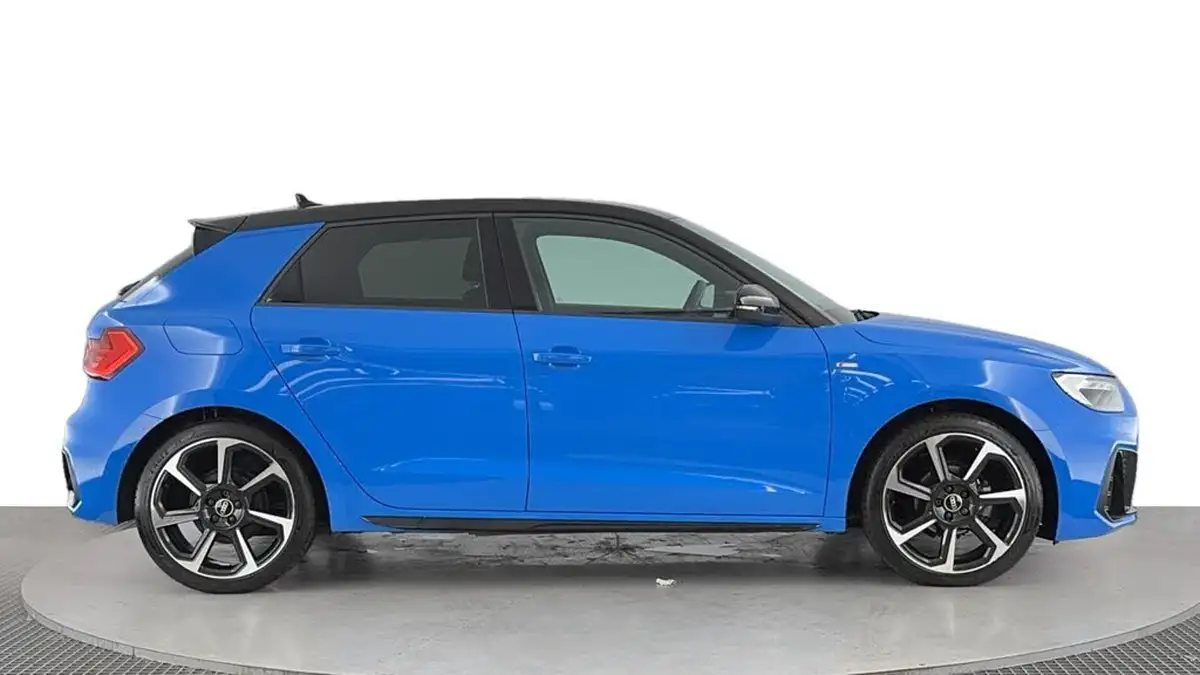 2022-audi-a1-10-25-tfsi-black-edition-big-2