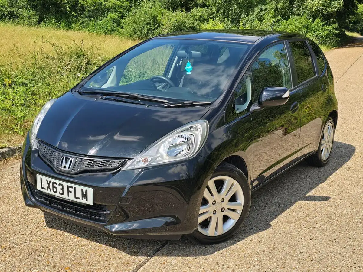 2013-honda-jazz-14-es-plus-cvt-big-9