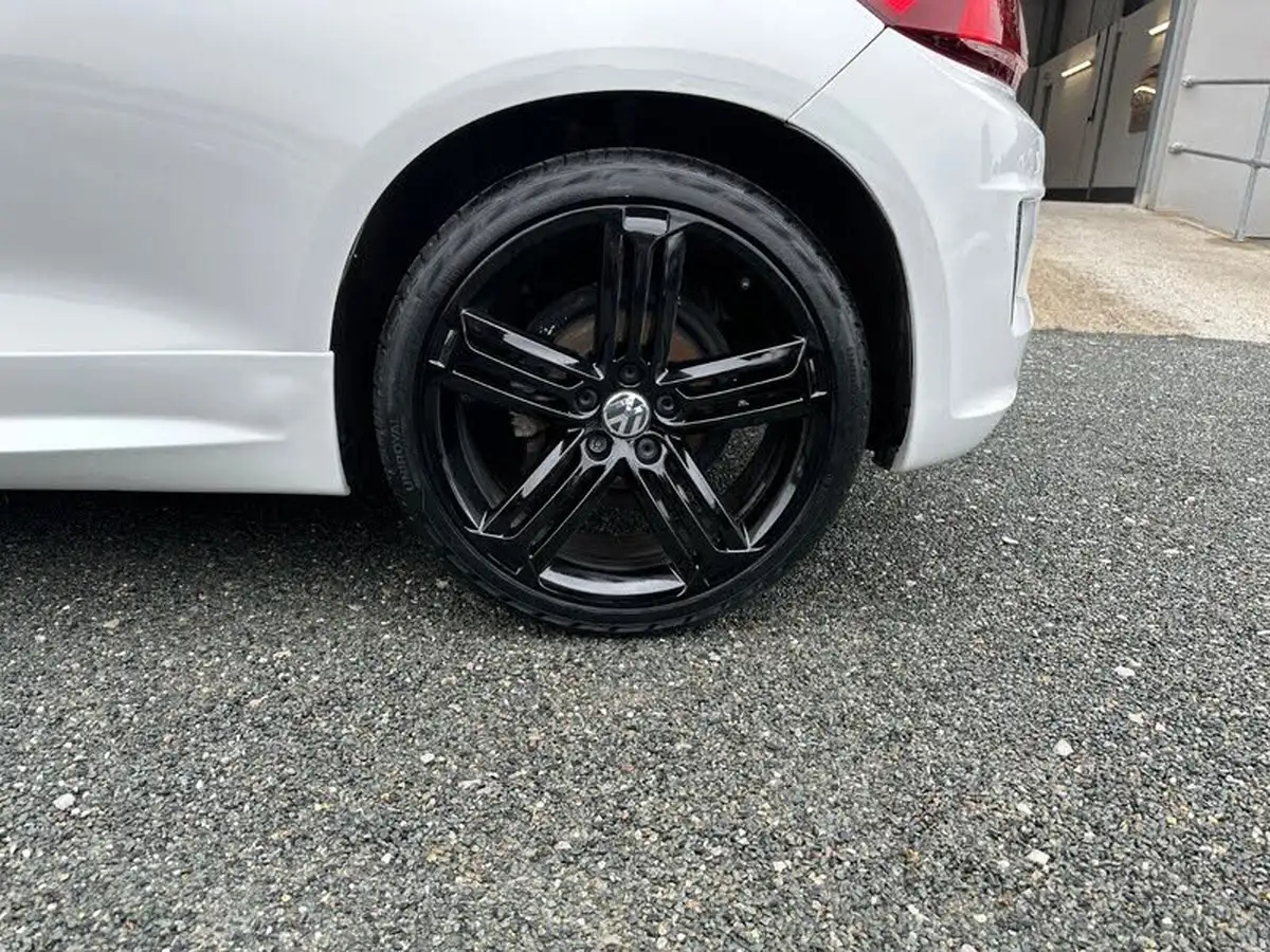 2015-volkswagen-scirocco-20tdi-r-line-184ps-big-57